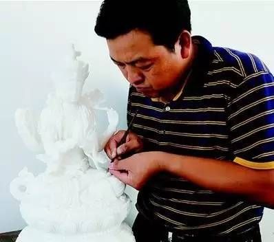 大冶石雕藝術家尹國安獲“荊楚楷模”稱號 